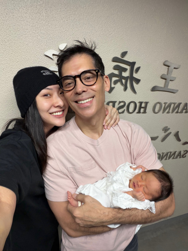 31歲女藝人生日報喜宣佈誕女喜訊！婚後5年榮升一家三口晒合照：眼淚停不下來