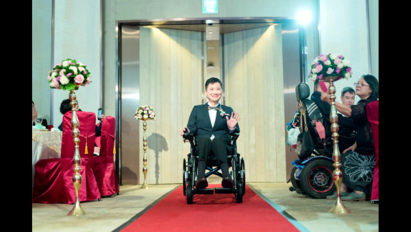 基因專家陳燕麟揭17歲確診罕見肌萎症!立志讀醫消滅疾病 豁達面對不幸「愛情世界零萎縮」