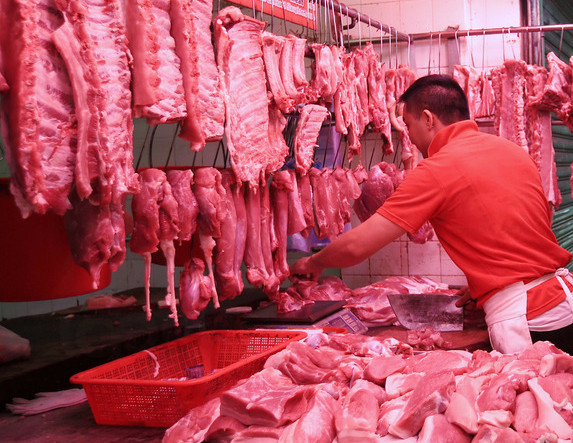 港漂大呻香港豬肉有「騷臭味」 滾粥臭到成煲倒！網民揭1大買肉防伏秘訣