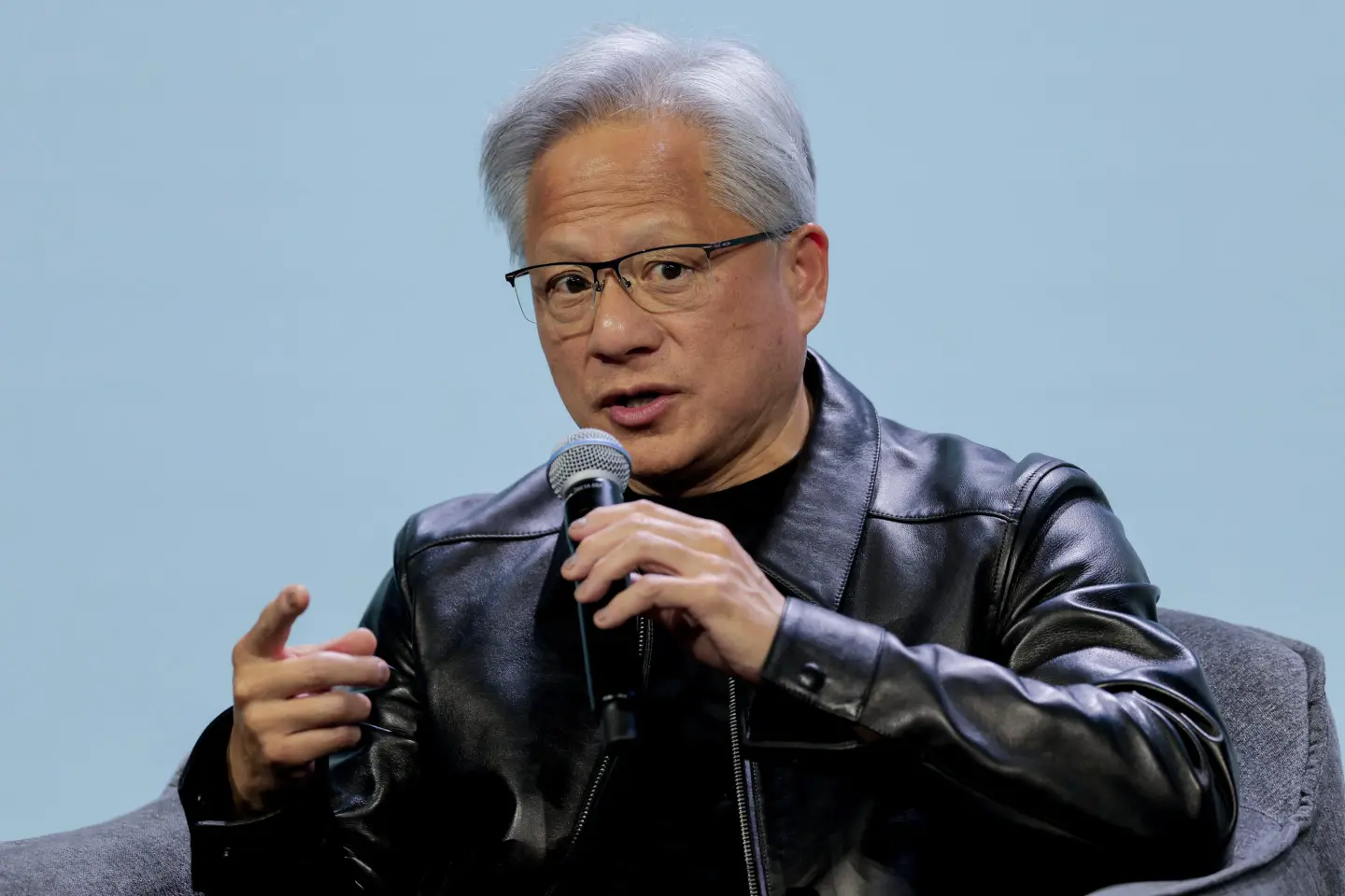 驚揀錯科被 AI 淘汰？黃仁勳親揭大學主修非關鍵　AI 時代學會 3 大能力更重要！