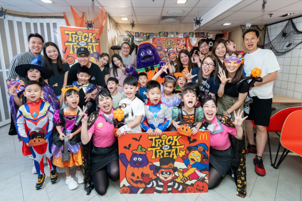 麥當勞萬聖節派對登場！滑嘟嘟小飛飛首度換裝現身／即日起App預訂