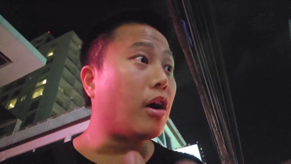 有片!韓國網紅泰國街頭直播惹隱私疑慮!拒熄機兼影車牌 激怒司機慘遭叉頸連揮4拳
