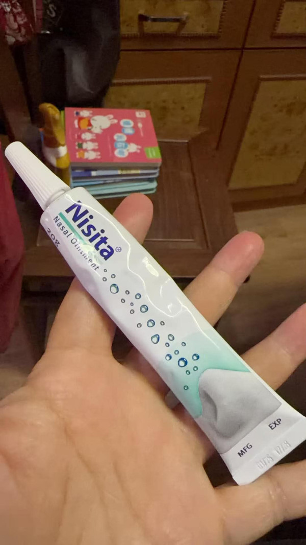 天氣乾燥經常流鼻血？網民狂推1款平民潤鼻膏：耳鼻喉專科都開依隻