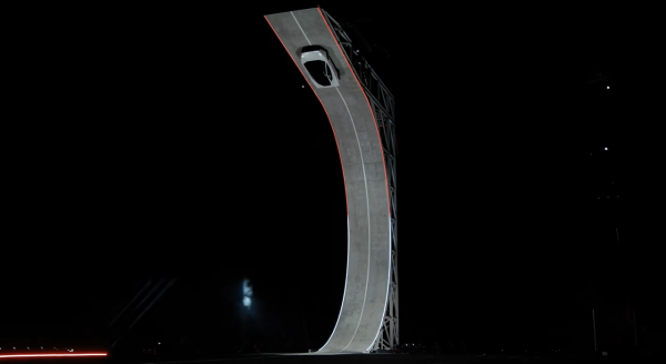 Tesla新Roadster驚世登場 現場2招「特技飛行」引全網熱議 即睇售價及交車時間【有片】