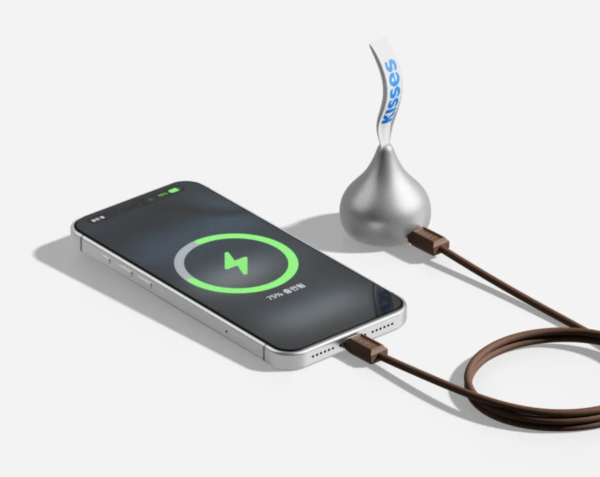 圖片來源:Kakao Talk Gift網站 韓國限定!Hershey's Kisses聯名推出水滴朱古力充電寶 Apple/Galaxy Watch雙支援 網民狂讚:99%神還原