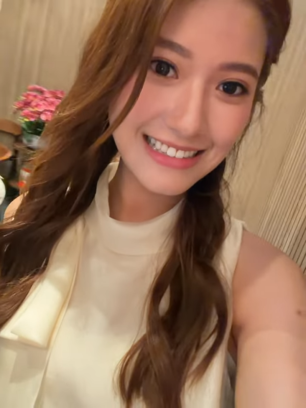 今屆港姐第一人火速空降做東張女神！中大碩士高學歷投身娛樂圈：請大家繼續見證