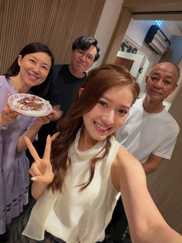 今屆港姐第一人火速空降做東張女神！中大碩士高學歷投身娛樂圈：請大家繼續見證