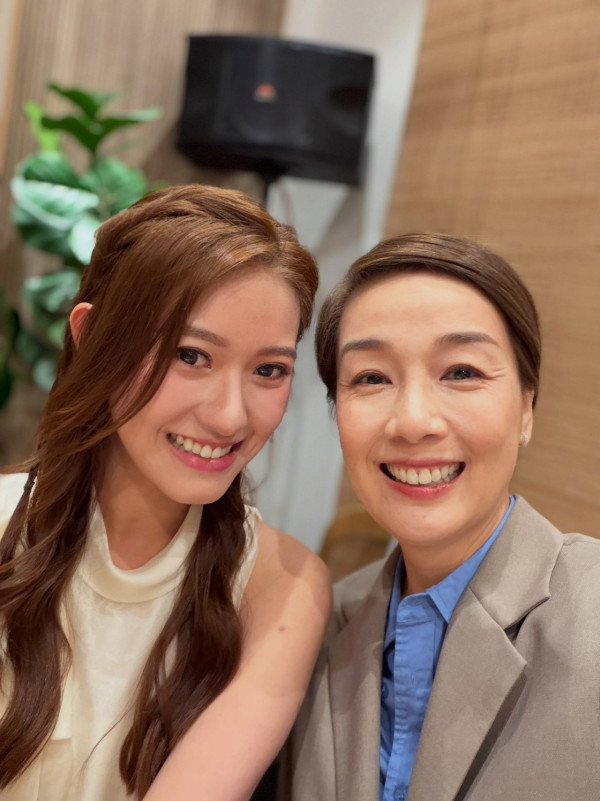 今屆港姐第一人火速空降做東張女神！中大碩士高學歷投身娛樂圈：請大家繼續見證