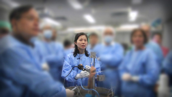 已故醫生黃詠儀患末期肺癌仍堅守崗位 摯愛容樹恒醫生淚崩剖白插喉拔喉兩難「我是醫生還是家人?」