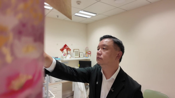 已故醫生黃詠儀患末期肺癌仍堅守崗位  摯愛容樹恒醫生淚崩剖白插喉拔喉兩難「我是醫生還是家人？」