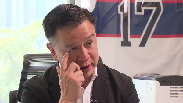 已故醫生黃詠儀患末期肺癌仍堅守崗位 摯愛容樹恒醫生淚崩剖白插喉拔喉兩難「我是醫生還是家人?」