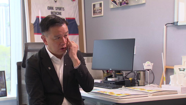已故醫生黃詠儀患末期肺癌仍堅守崗位 摯愛容樹恒醫生淚崩剖白插喉拔喉兩難「我是醫生還是家人?」