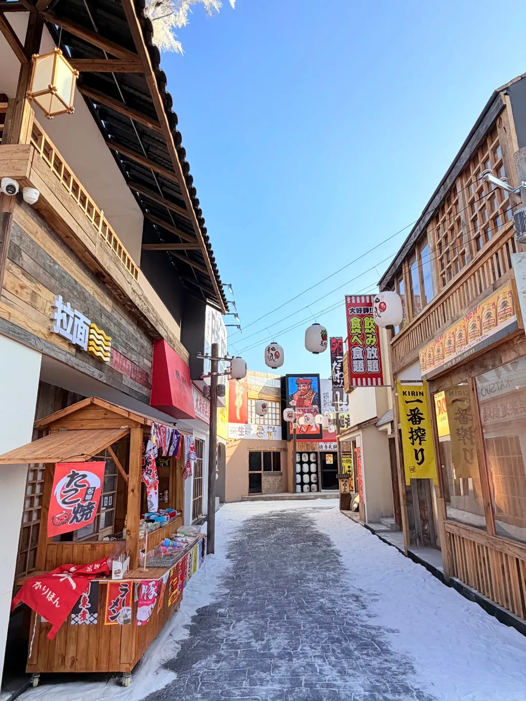 深圳全新日系雪景小鎮爆紅！頂樓還原京都鴨川＋紅色鳥居＋大熊雕塑 附交通地址 