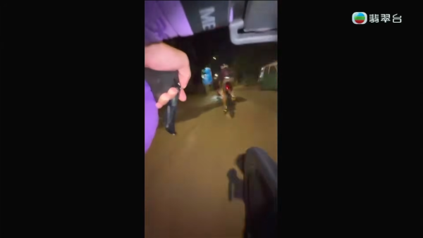 元朗南生圍再現狗隻狂追單車驚險事件！狗主辯稱養狗陪阿媽：「冇咗隻狗我阿媽仲危險」