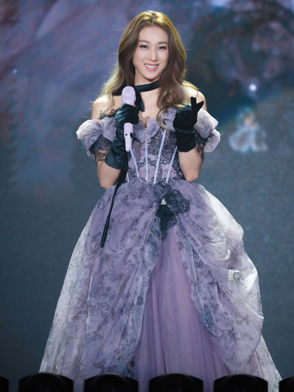 鍾嘉欣演唱會2027｜鍾嘉欣入行22年首登紅館！優先購票及公開發售日期、票價/座位表一覽