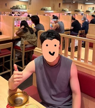 Uniqlo 99元背心出街撞衫率100%!人均一件凉爽修身又平靓正 网友:逛街分分钟认错人