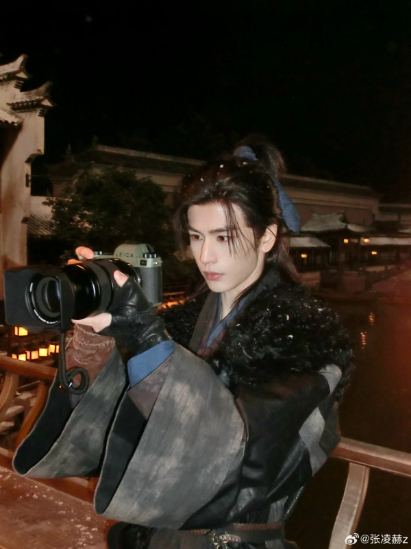 逐玉｜張凌赫男神背景起底8件事！190cm理工學霸非科班出身+疑似全家福瘋傳惹熱議