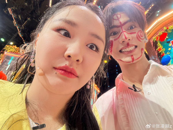 逐玉|張凌赫男神背景起底8件事!190cm理工學霸非科班出身+疑似全家福瘋傳惹熱議