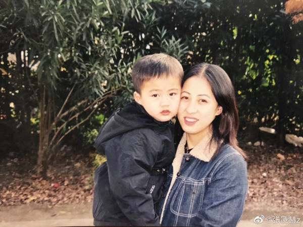 逐玉｜張凌赫男神背景起底8件事！190cm理工學霸非科班出身+疑似全家福瘋傳惹熱議