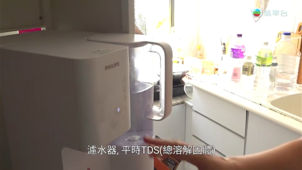 旺角大廈爆管致食水污染！刷牙煮菜驚覺變鹹原來係糞水！專家現場驗水後住戶當場崩潰
