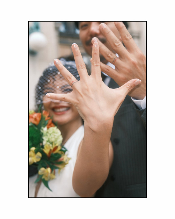 34歲前女藝人IG突然宣布結婚！甜晒紋身戒指首曝拍拖經過︰我在營火旁向他求婚