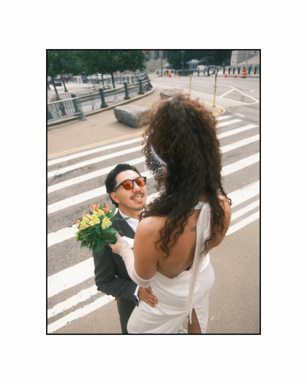 34歲前女藝人IG突然宣布結婚！甜晒紋身戒指首曝拍拖經過︰我在營火旁向他求婚