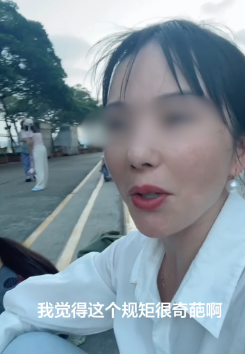 成都女遊港嫌限制多「太拘束」！怨冇得隨地吐痰亂過馬路 網民圍剿：幼稚園都有教