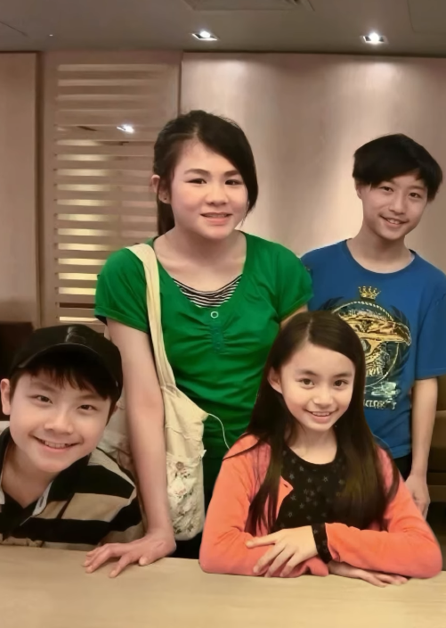 TVB昔日童星「小姚金鈴」梁暐昕23歲近照曝光！全頭金毛超破格180度大轉變似韓團偶像