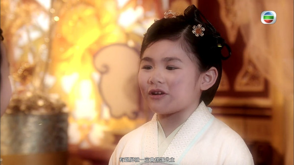 TVB昔日童星「小姚金鈴」梁暐昕23歲近照曝光！全頭金毛超破格180度大轉變似韓團偶像