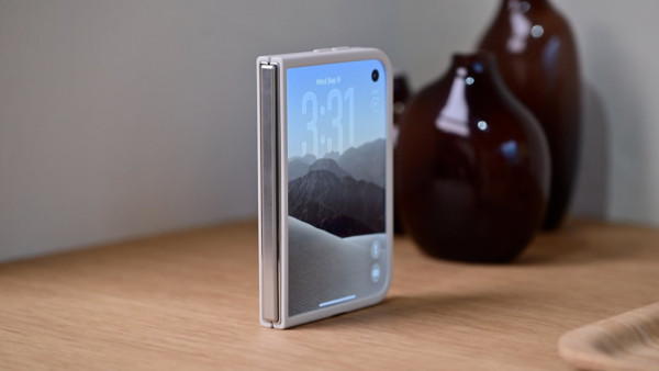 iPhone Duo 原廠手機殼唔單止貴！外媒狠批揭 2 大缺點　轉軸防護力令人堪憂？