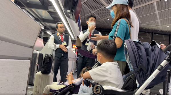 港男夫婦遊日返港大鬧成田機場！不滿單程機票不包餐 霸佔櫃位發難索賠兼要求升級商務艙 