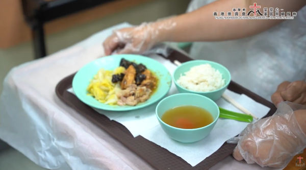 “爱德循环运动”社区支援及护送服务（图片来源：爱德循环运动）