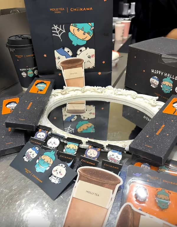 圖片來源:小紅書 內地手搖茶飲茉莉奶白×CHIIKAWA推萬聖節限定!10月29日登場!多款角色周邊/暗黑風聯名杯+紙袋