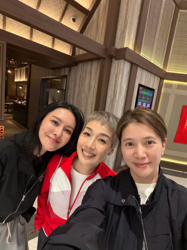 璀璨之城｜张曦雯被临时加戏半裸羞辱戏爆罗生门！张振朗言论被指歪曲真相火上浇油惹怒网友