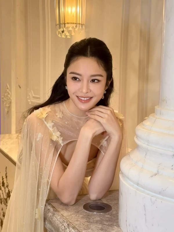 璀璨之城｜张曦雯被临时加戏半裸羞辱戏爆罗生门！张振朗言论被指歪曲真相火上浇油惹怒网友