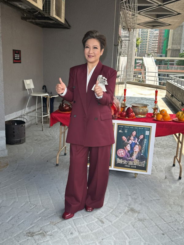 辦公室劇后｜舞台劇爆笑開鑼！劉雅麗笑想兼職骨妹 梁嘉琪狂食照瘦5磅