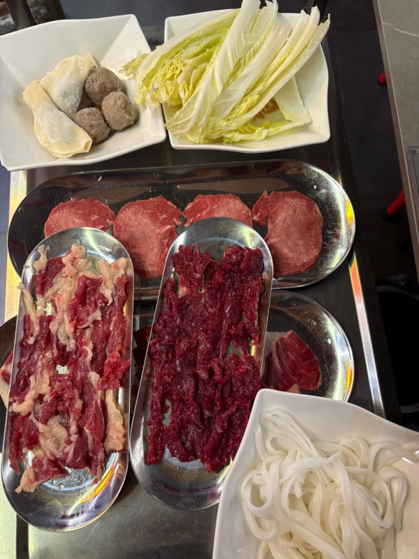 金龍大四喜牛肉火鍋(圖片來源:小紅書@吃了很多牛肉) 廣州牛肉火鍋6間推介附地址交通!老字號潮汕牛肉街坊私藏、高CP值放題與爆汁手打牛丸