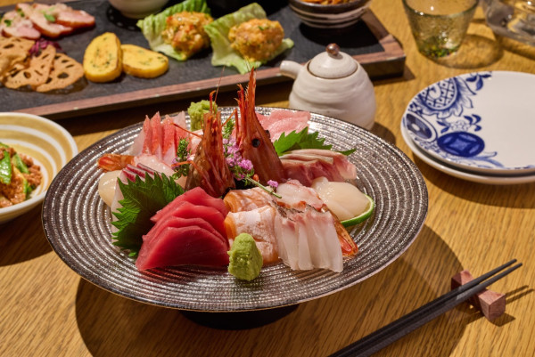 蘭桂坊高空居酒屋FUMI Izakaya推週末晚市放題！任食爐端燒串燒／天婦羅／刺身＋歎和牛壽喜燒