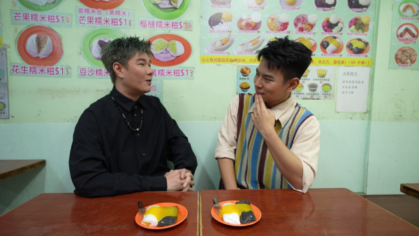 張與辰長洲掃街狂擦8款大魚蛋!行仔不耐辣飆汗照演 導演未喊Cut顯專業