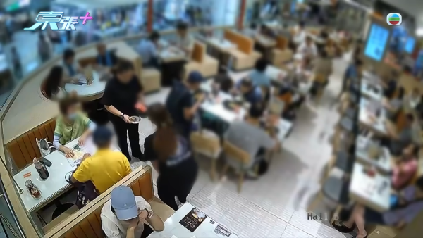 青衣茶餐廳驚現長者神偷！公開12分鐘CCTV揭坐卡位偷5000蚊現金 77歲翁與83歲婦極速被捕