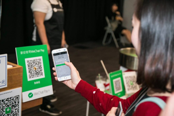 圖片來源:WeChat Pay 內地客遊港尖沙咀食店結帳 不滿手機支付「港幣人民幣1:1」拒退錢 網民反應兩極:受教訓合理
