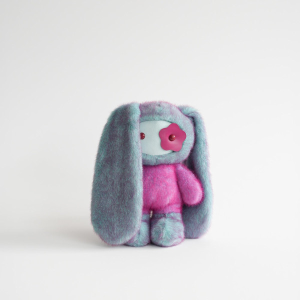 Juju Mega香港限定展覽登陸中環！未開門已大排長龍 10款毛絨兔每隻$620 