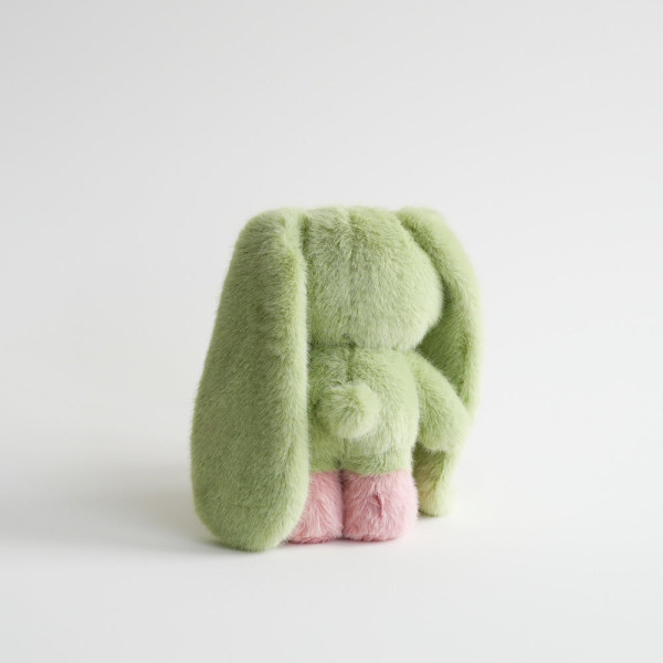 Juju Mega香港限定展覽登陸中環！未開門已大排長龍 10款毛絨兔每隻$620 