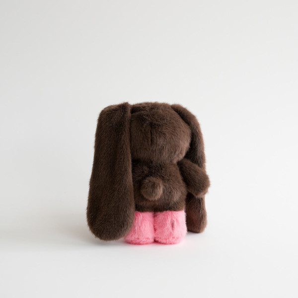 Juju Mega香港限定展覽登陸中環！未開門已大排長龍 10款毛絨兔每隻$620 