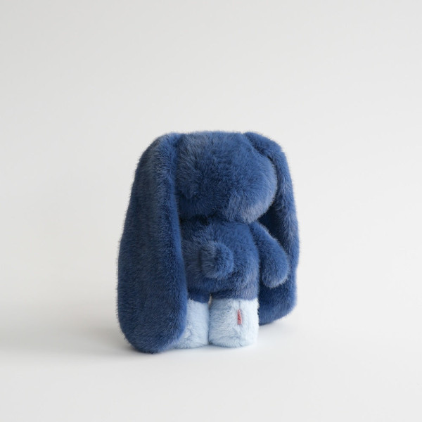 Juju Mega香港限定展覽登陸中環！未開門已大排長龍 10款毛絨兔每隻$620 