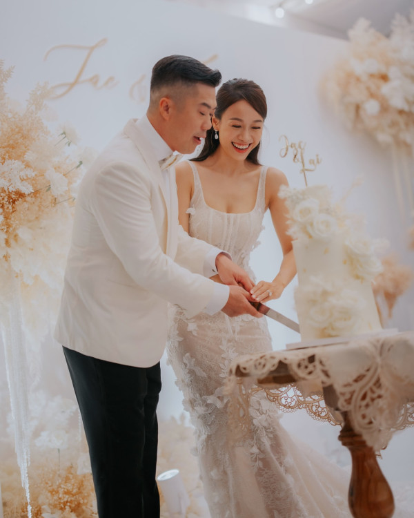 黃心穎泥鯭結婚3周年高調放閃晒恩愛！甜收玫瑰花慶祝「皮婚」幸福滿瀉
