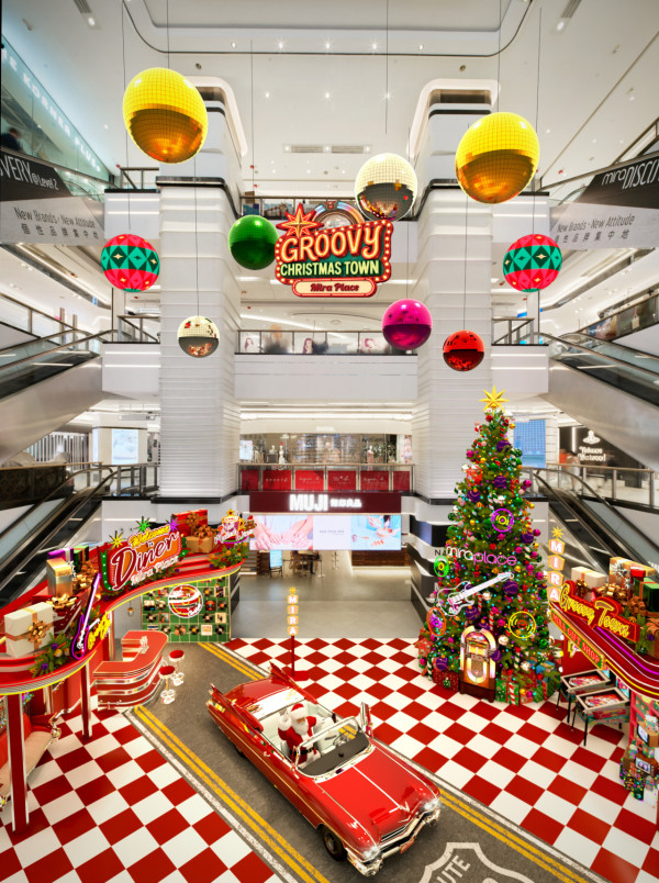 Mira Place《Groovy Christmas Town》重現80年代美式復古聖誕!8 大復古聖誕打卡位/免費派Churros與熱紅酒