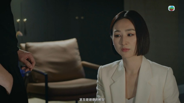 璀璨之城角色|張智霖徹底黑化恐怖份子級演技洗版 捏高海寧下巴逼就範氣場全開!