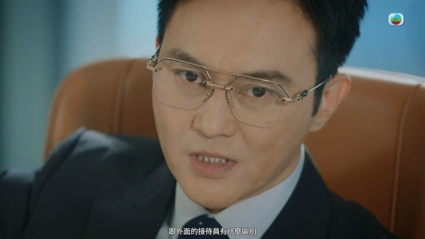 璀璨之城角色｜張智霖徹底黑化恐怖份子級演技洗版 捏高海寧下巴逼就範氣場全開！