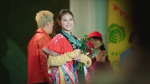 愛上草莓的季節｜今田美櫻池昌旭煙花之吻甜爆全網！親回閃婚傳聞成焦點